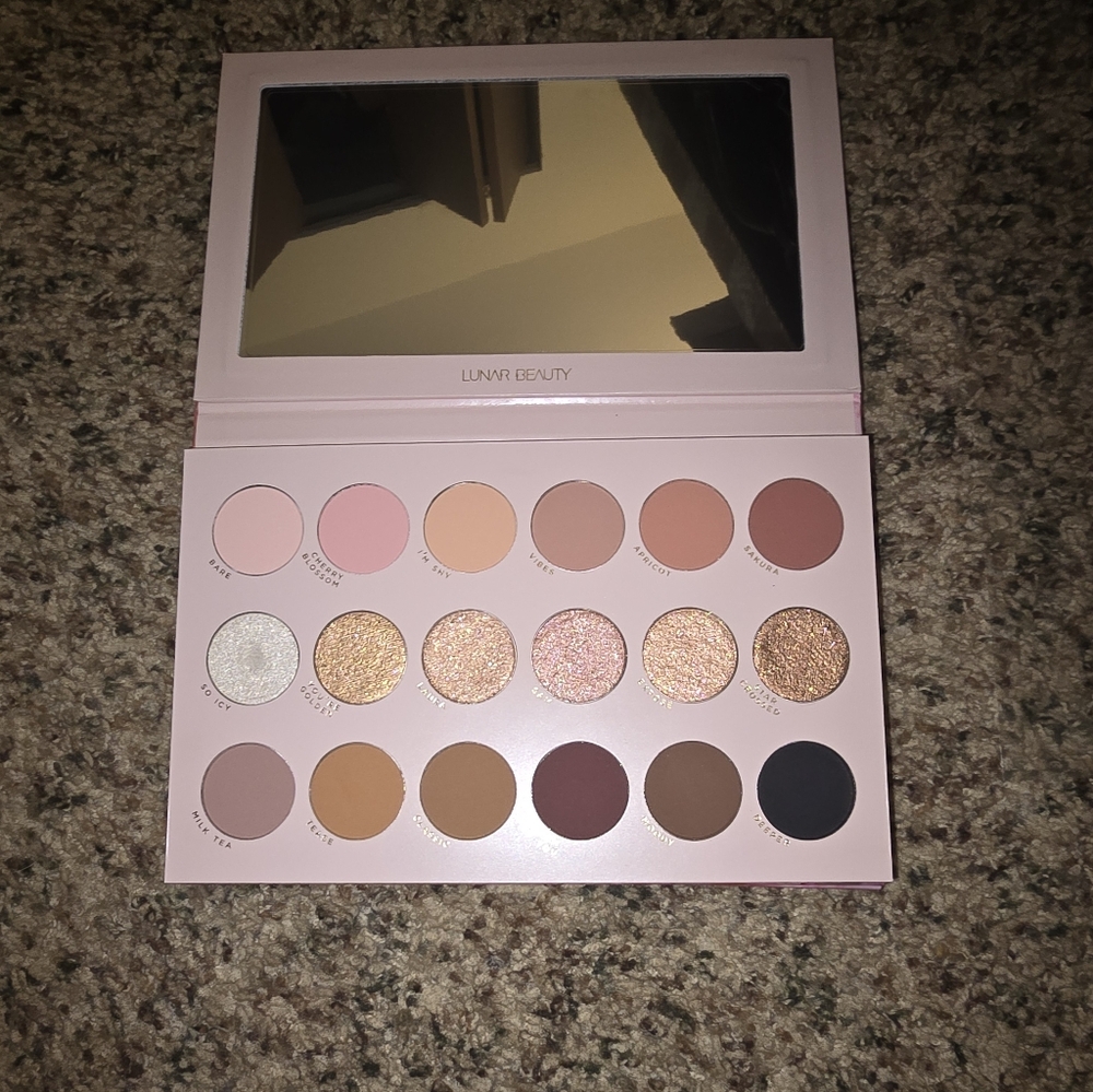 Lunar Beauty Eyeshadow Palette - Gold and Brown Shades